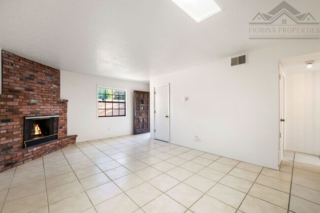 Building Photo - 516 Hillside Ave