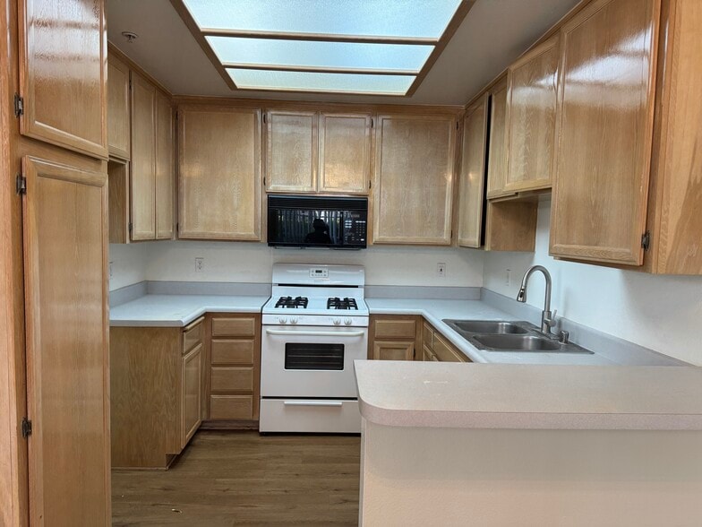 Building Photo - Kester Village