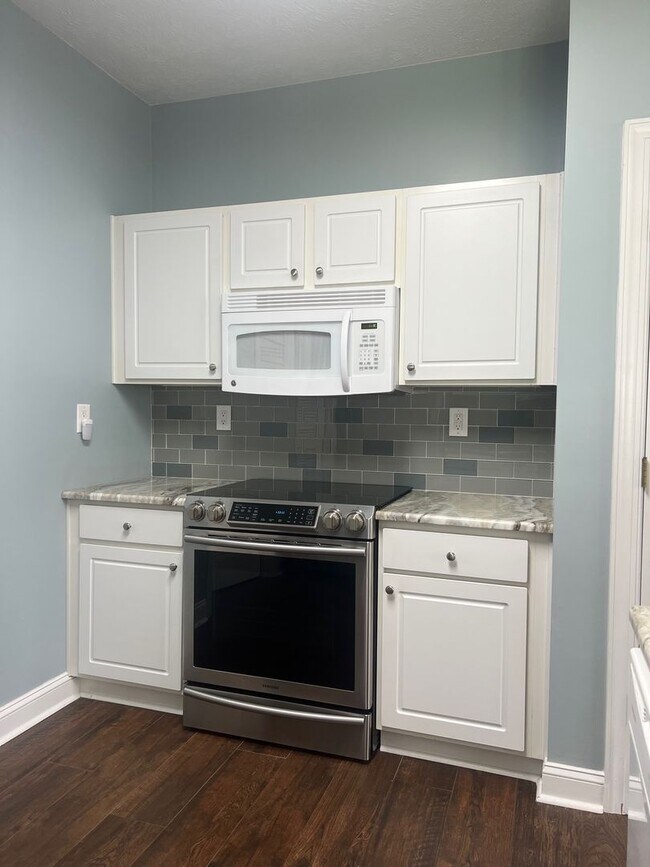 Building Photo - 5090 Windsor Green Way