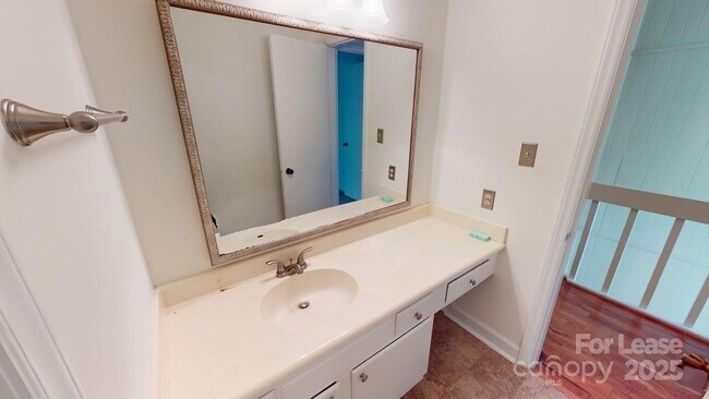 Building Photo - 4025 Woodfox Dr