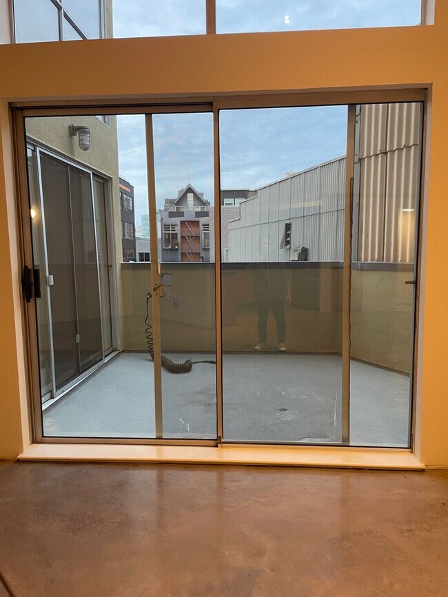 Building Photo - Mariposa Street 1020