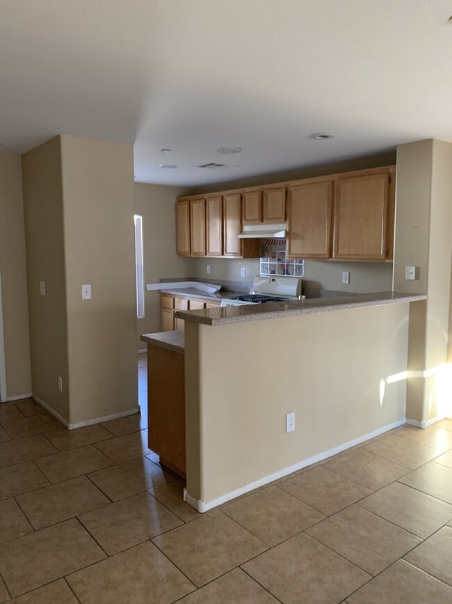 Building Photo - 1142 Paradise Garden Dr