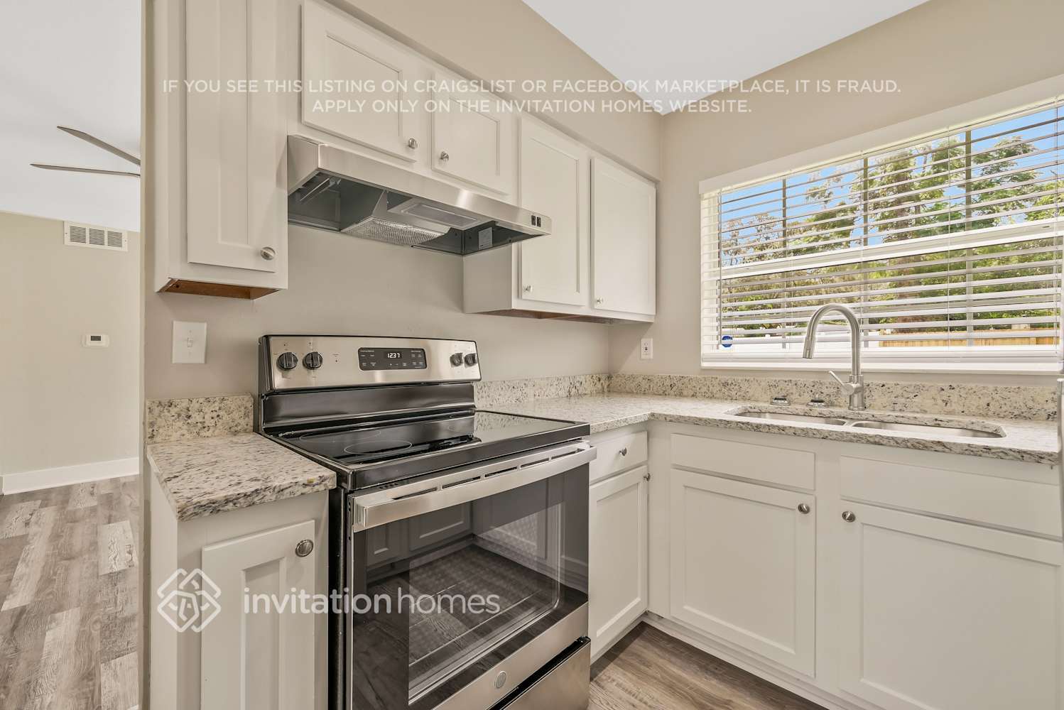 Building Photo - 450 Iris Rd