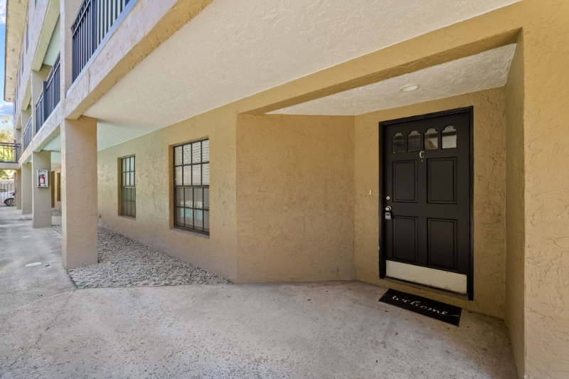 Building Photo - 210 S Habana Ave