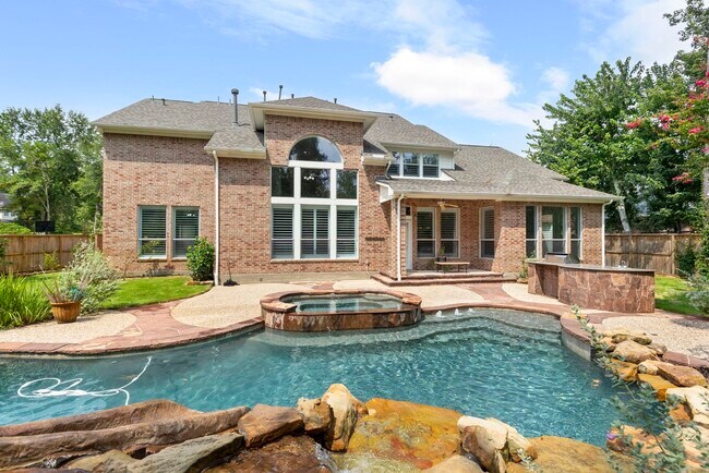 Primary Photo - 6 Skipwith Pl