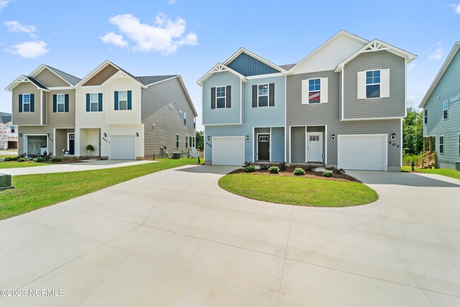 Building Photo - 405 Blockade Shl Ln