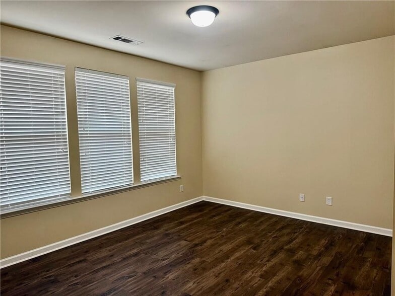 Building Photo - 2159 Baywood Tree Ln SW