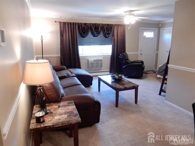 Building Photo - 1022 Cricket Ln