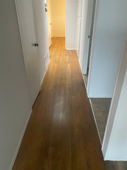 Building Photo - 2418 Edding Dr