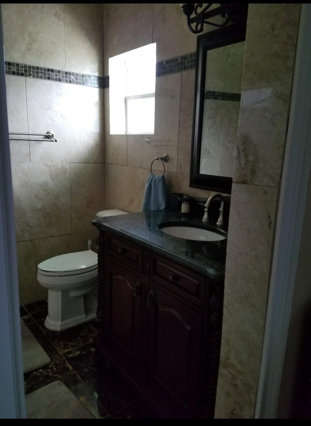 Master bath - 441 Avenue F