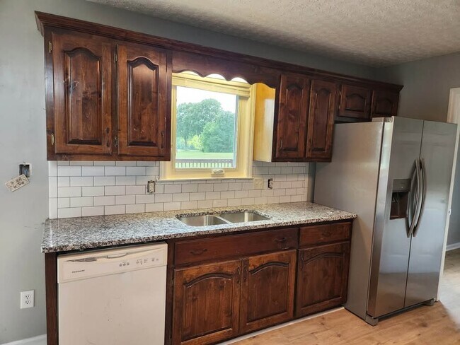 Building Photo - 1089 Pickle Rd
