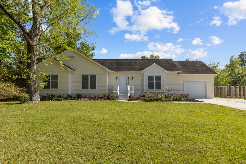 Building Photo - 736 Comet Dr