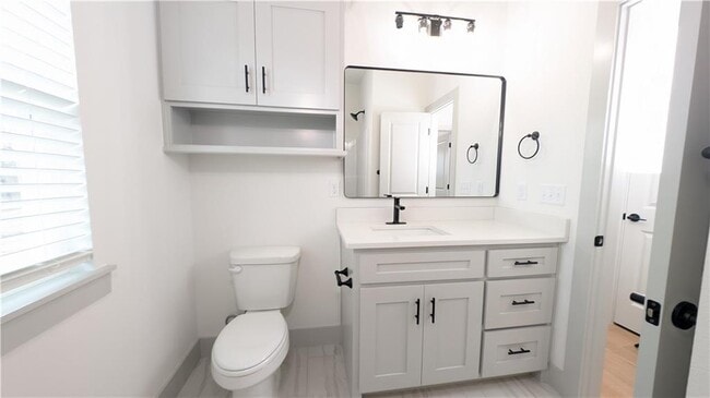 Building Photo - 8 Whithorn Ln