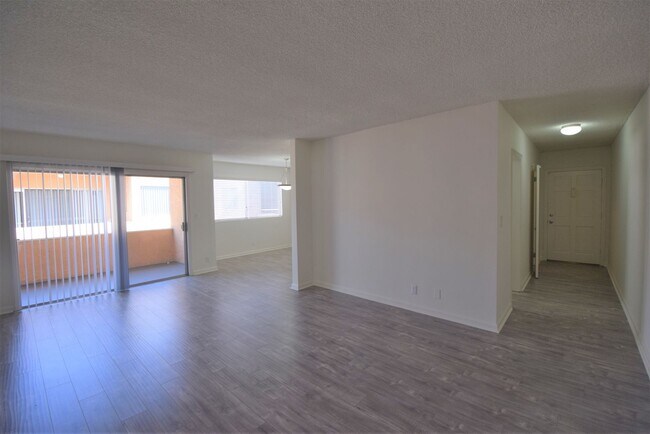 Building Photo - 5036
