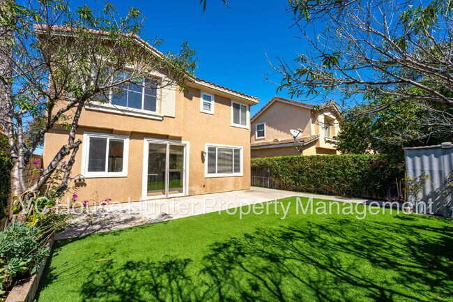 Building Photo - 4 Bedroom 2.5 Bath in Oxnard