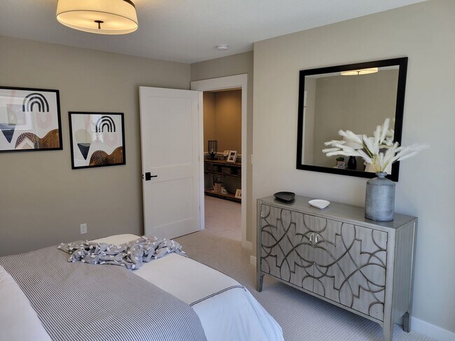 Building Photo - Executive Luxury Rentals