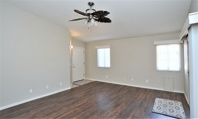 Building Photo - Large 1/4 Acre Lot w/NO CARPET