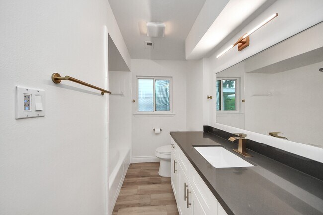 Building Photo - 10227 Metronome Dr