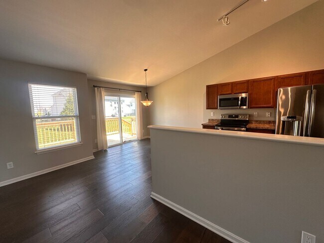 Building Photo - 4BR/2BA Home for Rent in Eastwood w/Basement and Backyard Deck!