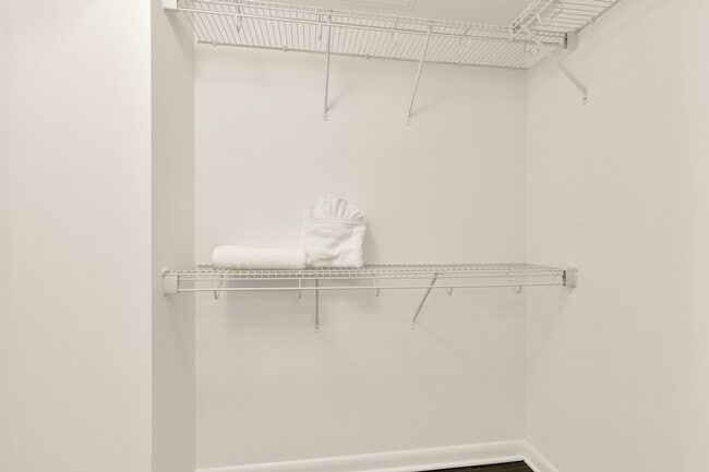 Building Photo - 1548 Spring Hill Rd