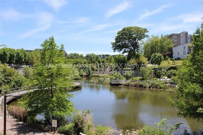 Building Photo - 620 Glen Iris Dr NE