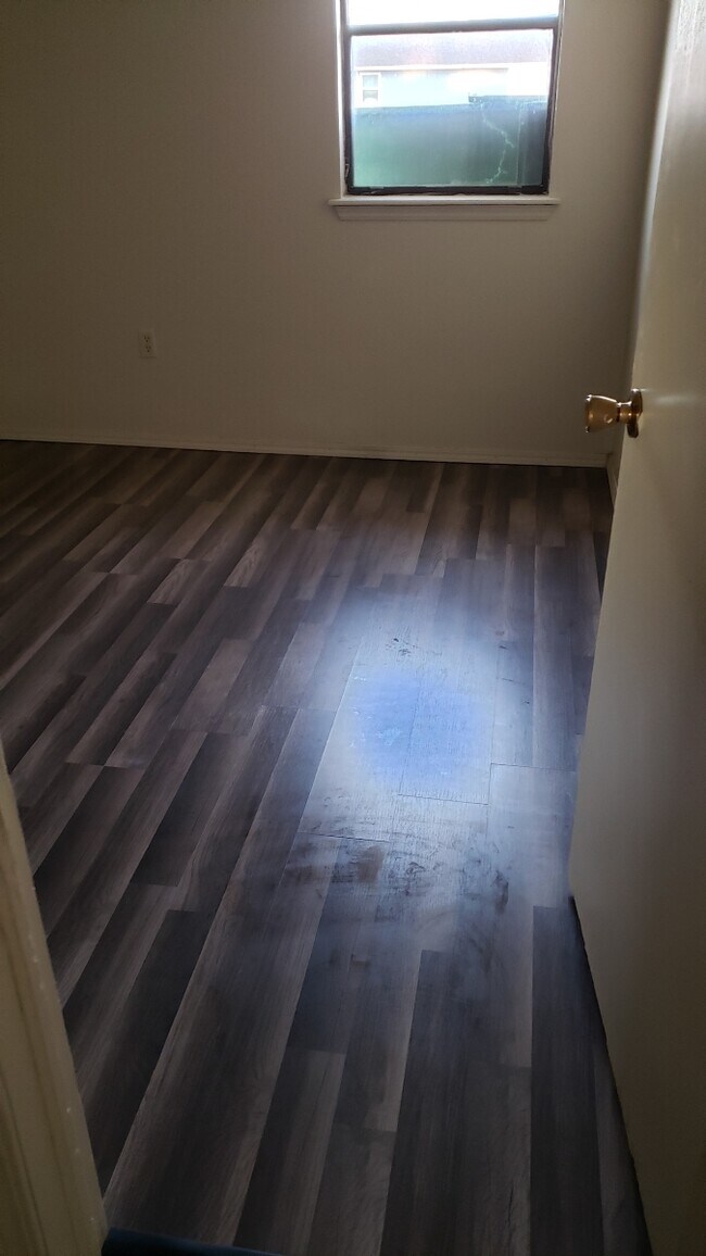 Building Photo - East County Estates Triplex