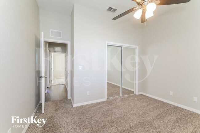 Building Photo - 452 Bay Leaf Dr