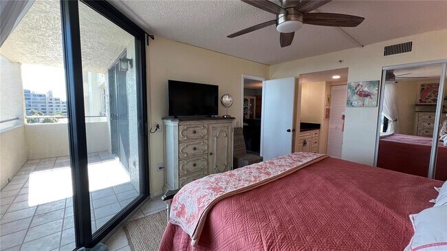 Building Photo - 5915 Sea Ranch Dr