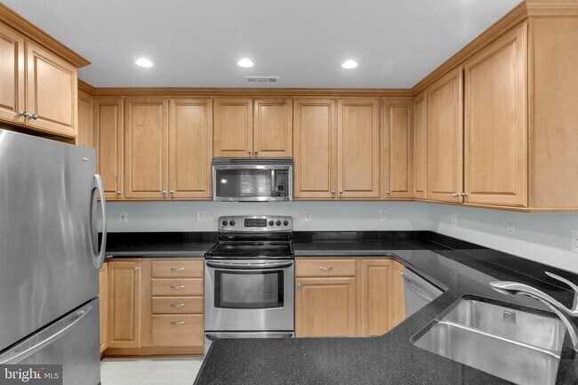 Building Photo - 4986 Dorsey Hall Dr