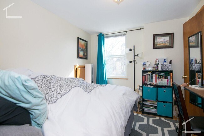 Building Photo - Available 6/1! Fantastic Brighton 1-bed/1-bath apartment