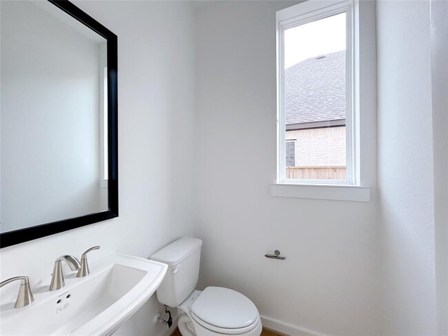 Building Photo - 5222 Tahoe Ct