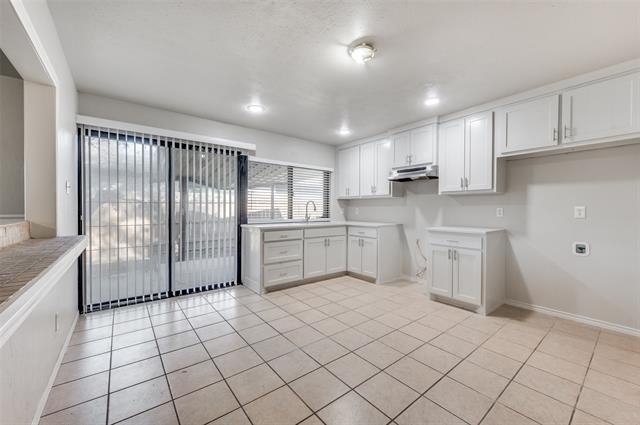 Building Photo - 8514 Sikorski Ln