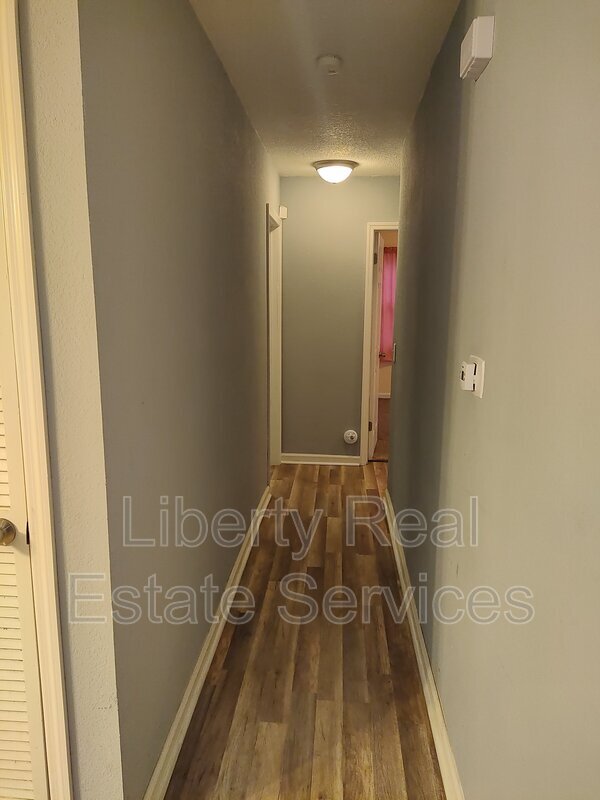 Building Photo - 3 Dogwood St