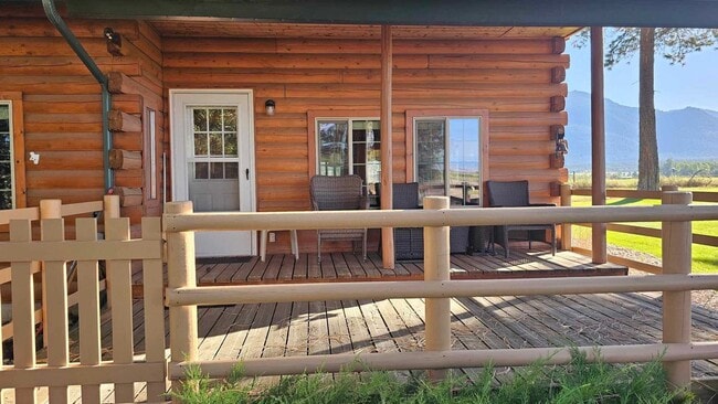 Building Photo - Beautiful cabin with privacy fully furnished