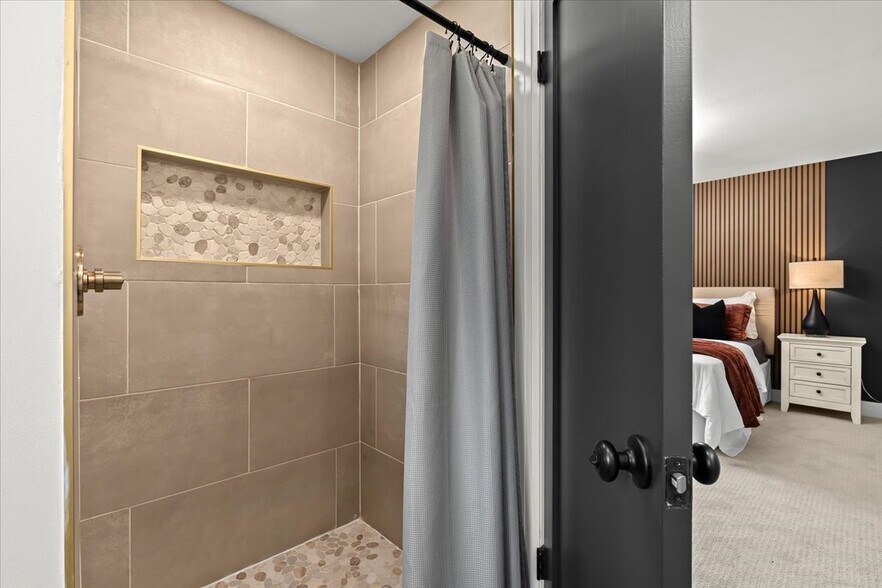 Building Photo - 40526 Woodside Dr
