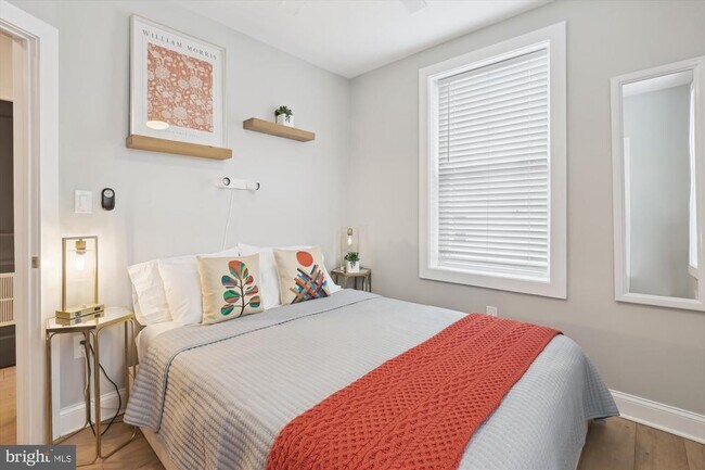 Building Photo - 200 Hamilton St NW