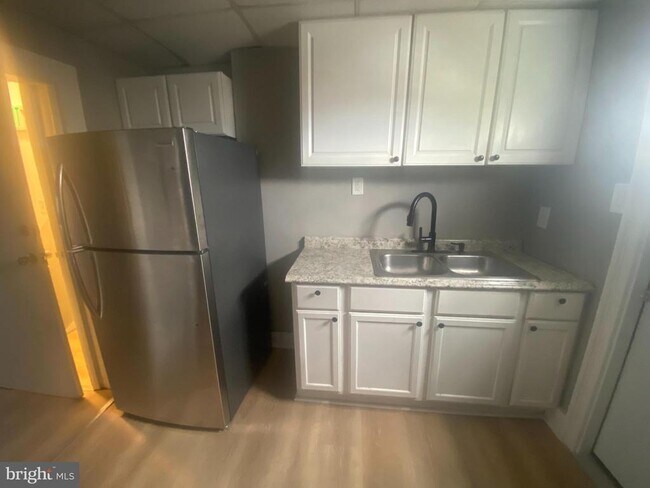 Building Photo - 623 Madison Ave