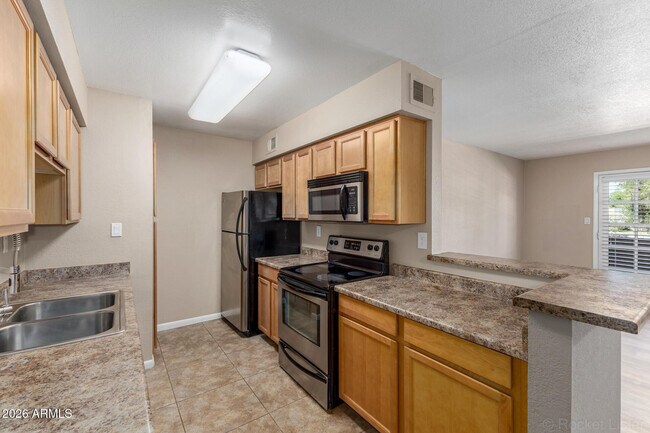 Building Photo - 5995 N 78th St