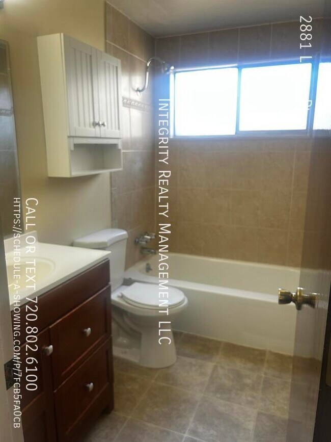 Building Photo - 2881 Loma Pl