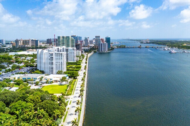 Building Photo - 306 Cordova Rd