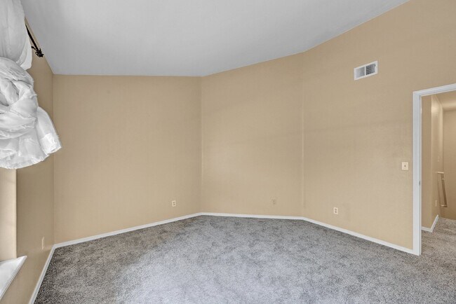 Building Photo - $1,895.00 - 2 Bedrooms, 2 Bathrooms, Apart...