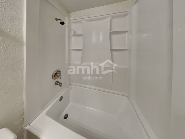 Building Photo - 8058 Misty Meadow Ct N