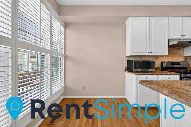 Building Photo - 7506 Lamoyne Ct