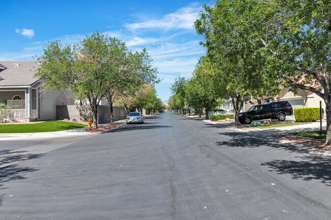 Building Photo - 1568 Lamplight Village Ln