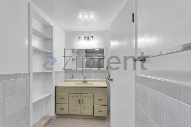 Building Photo - 1578 43rd Ave
