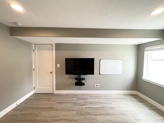 Building Photo - 9729 Fira Ln