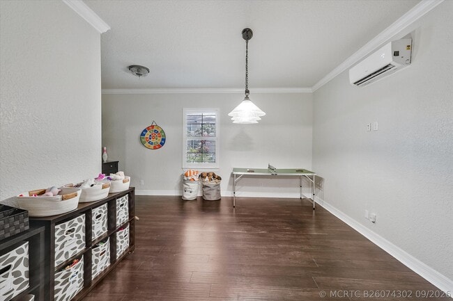 Building Photo - 4381 SW Gossamer Cir