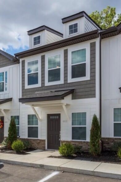 Primary Photo - 609 Bristol Creek Dr