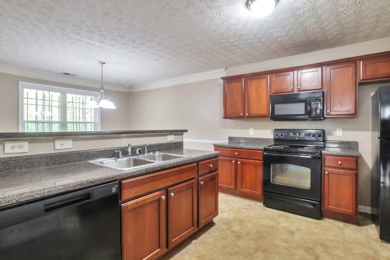 Building Photo - 3999 Riverside Pkwy