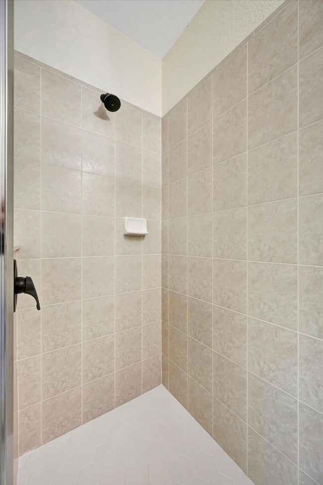 Building Photo - 19 Hoffer St